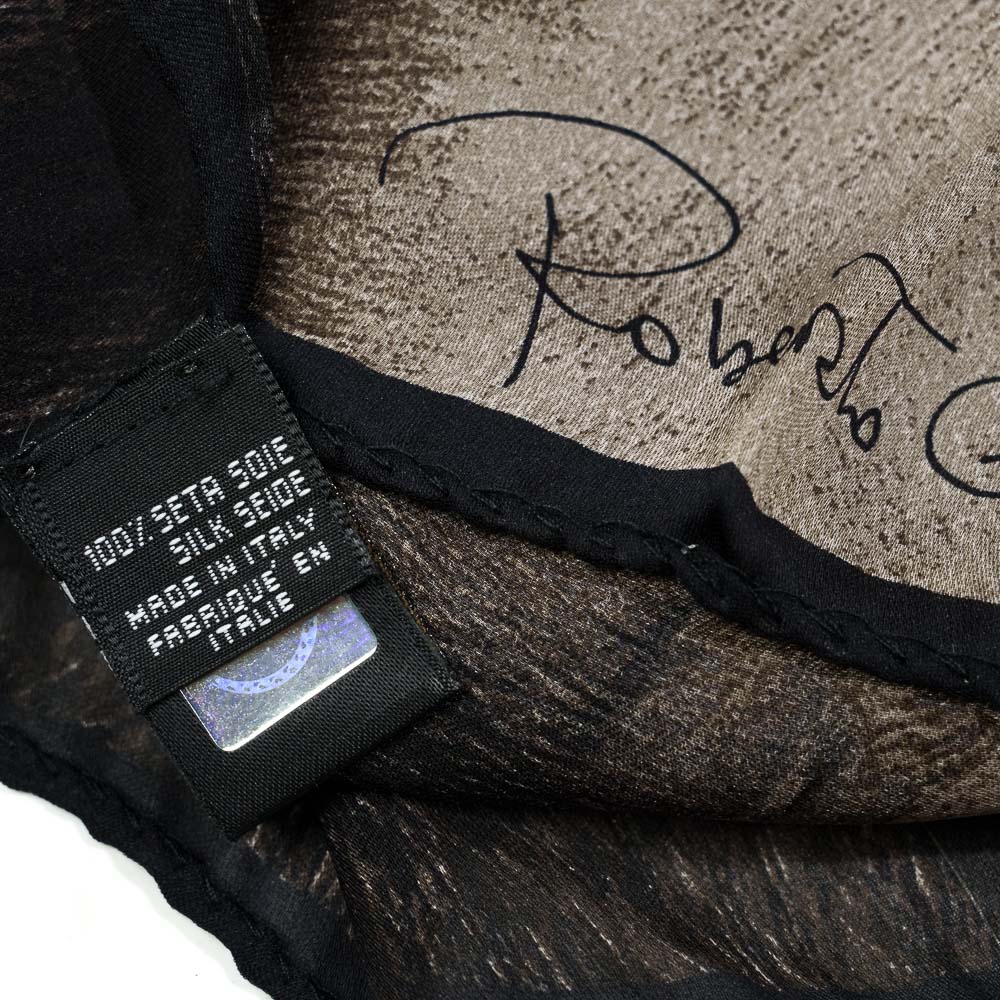 Roberto Cavalli stola in seta con stampa maculata dark - immagine 2