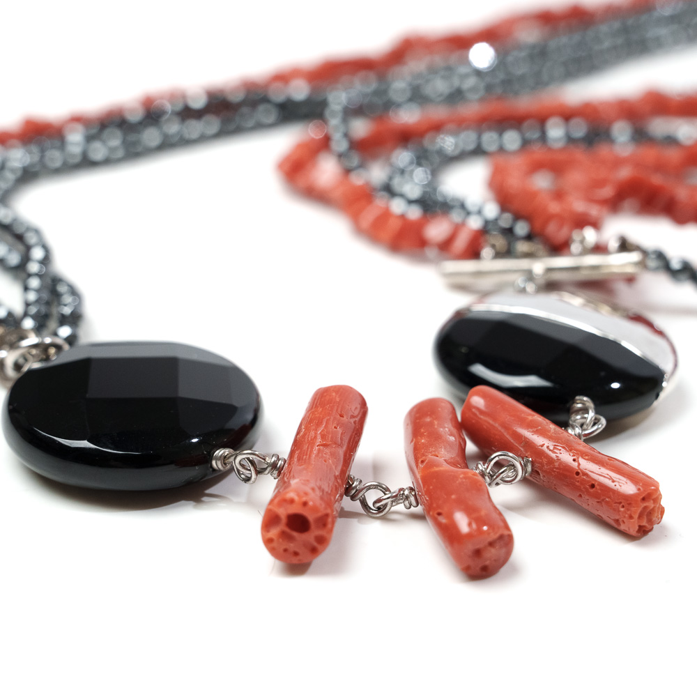 Della Rovere Collana multifilo in argento 925 con pietre in corallo, onice ed ematite - immagine 4