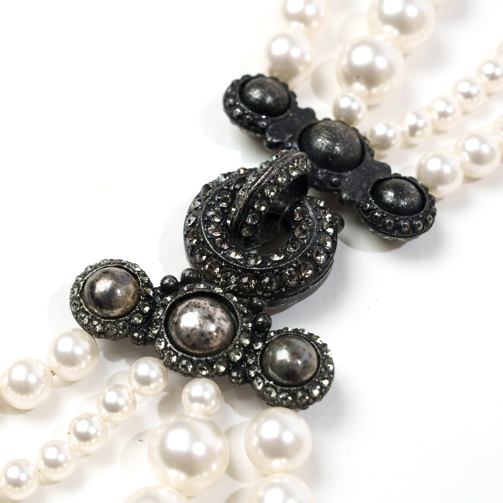 Lanvin Paris collana in perle artificiali multistrand, design by Alber Elbaz - immagine 3