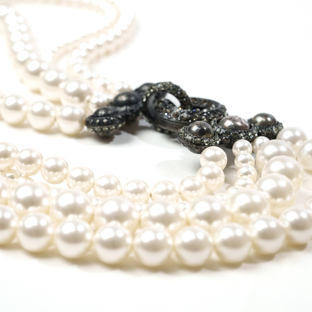 Lanvin Paris collana in perle artificiali multistrand, design by Alber Elbaz - immagine 5