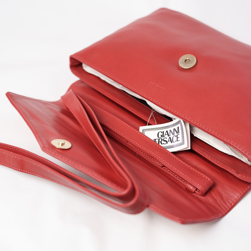 Gianni Versace pochette in pelle rossa con Dettagli Medusa Oro - immagine 4